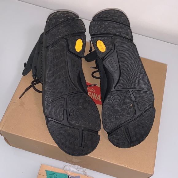 Christopher Raeburn x Clark’s leather shoes/boots with vibram soles. - Picture 4 of 6